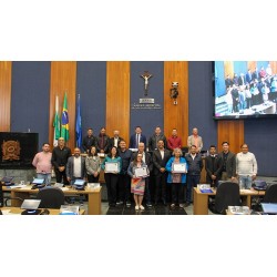 Câmara de São José dos Pinhais faz entrega de prêmios a professores Nota 10